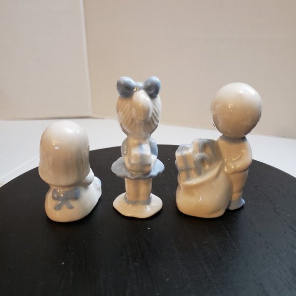 Porcelain child figures winter themed - Picture 10 of 12